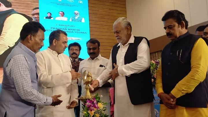 मत्स्य-उत्पादन में उल्लेखनीय वृद्धि के लिये म.प्र. सरकार बधाई की पात्र : केन्द्रीय मंत्री श्री रूपाला